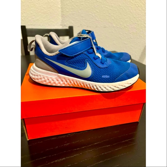 Little Boys Nike Revolution 5 Sneakers - Picture 1 of 7